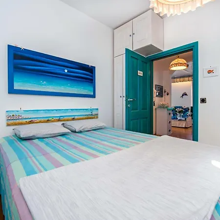 Riva Blu Sea View Apartment Rovigno Esterno foto