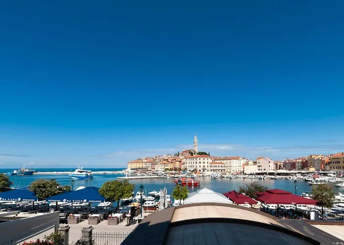 Riva Blu Sea View Apartment